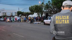 Vítima de homicídio na avenida Ponce de Arruda - Foto : Messias Filho / AGORA MT