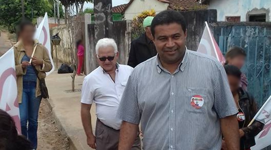 Tonho do Menino Velho e seu candidato a vice João de Souza em campanha - Foto: Reprodução
