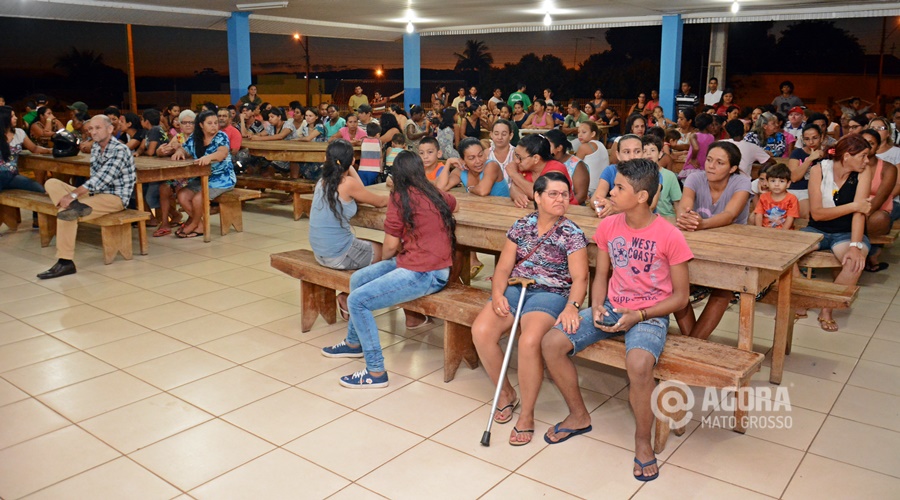 Usuários da escola Francisca participando da reunião - Foto : Messias Filho / AGORA MT
