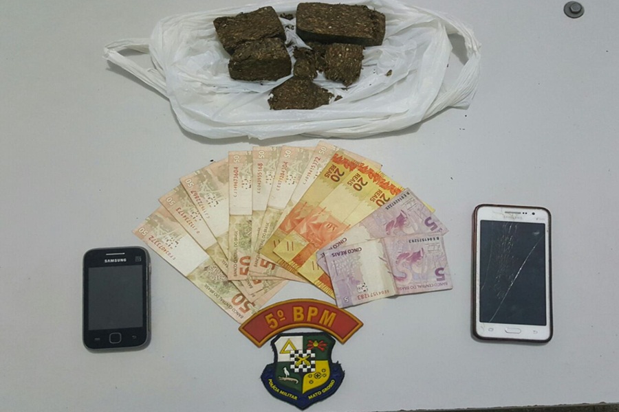 Droga e dinheiro apreendido - Foto: Divulgação PM