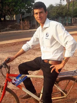 Imagem: Ele usou bicicleta para percorrer casas de eleitores