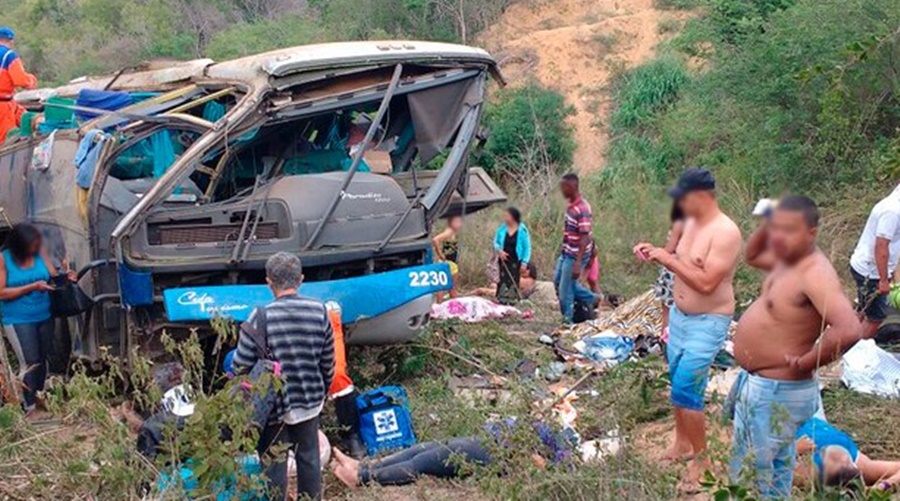 Imagem: acidente com ônibus de turismo deixa 6 mortos