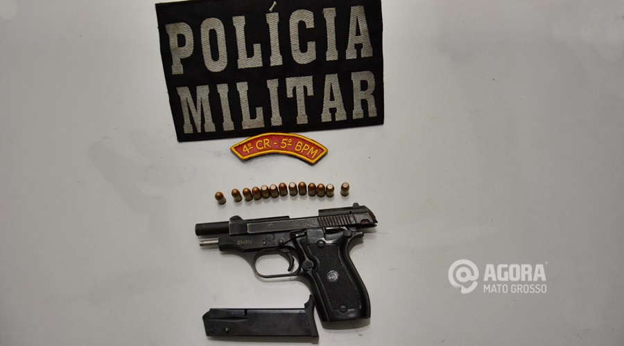 Pistola apreendida com suspeito de assalto - Foto : Messias Filho / AGORA MT