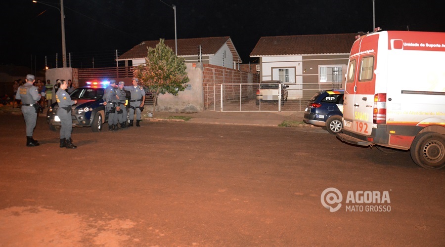 Polícia Militar e SAMU no local do homicídio - Foto : Messias Filho / AGORA MT