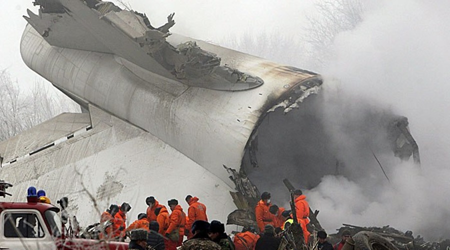Imagem: avião cai na bturquia e deixa mais de 30 mortos