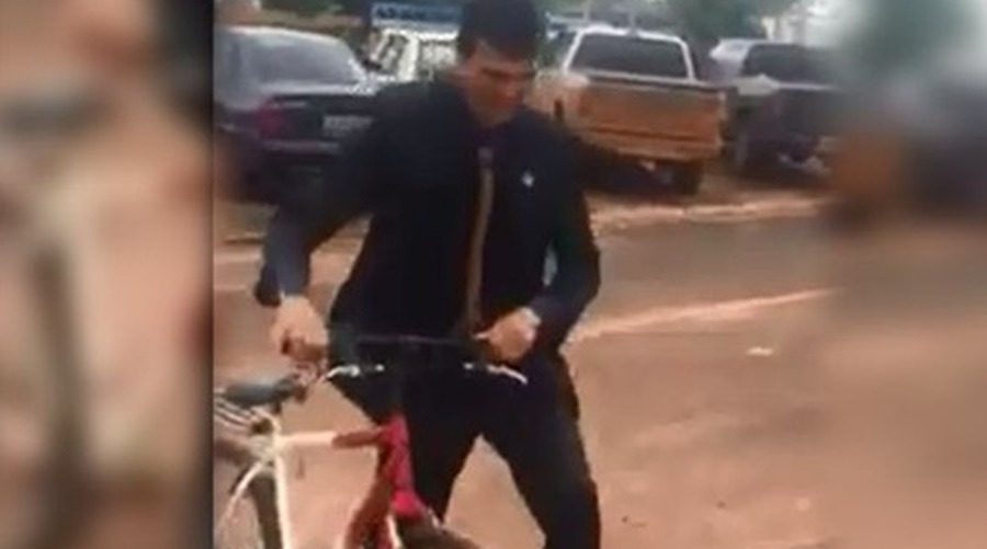 Imagem: prefeito vai receber posse de bicicleta
