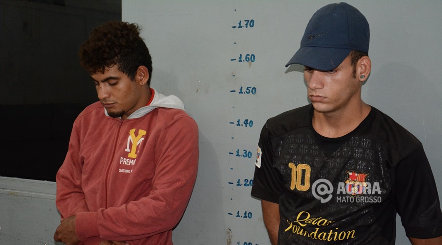 Suspeitos de furto preso pela Polícia Militar - Foto : Messias Filho / AGORA MT