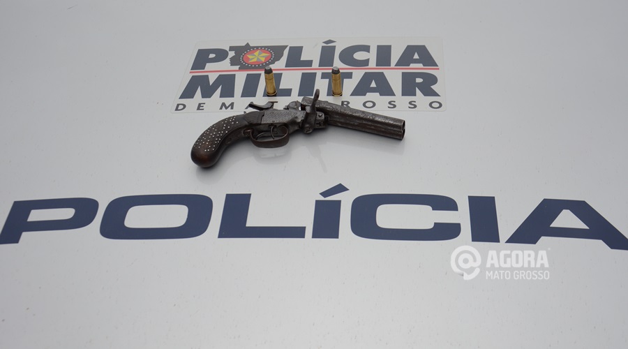 Arma apreendida pela Polícia Militar - Foto : messias Filho / AGORA MT