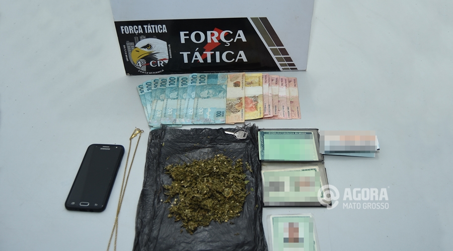 Droga e dinheiro apreendidos pela Força Tática - Foto: Messias Filho / AGORA MATO GROSSO