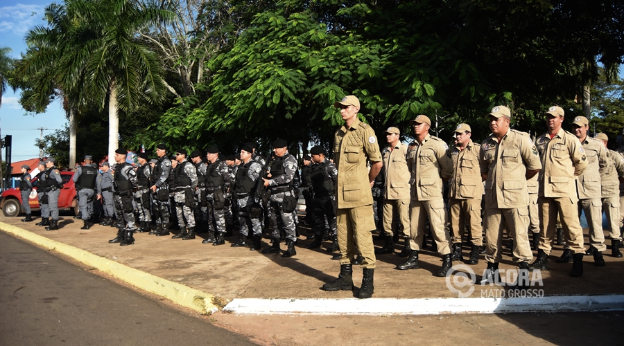 Bombeiros e policiais militares na Operação Tiradentes - Foto: Messias Filho / AGORA MATO GROSSO