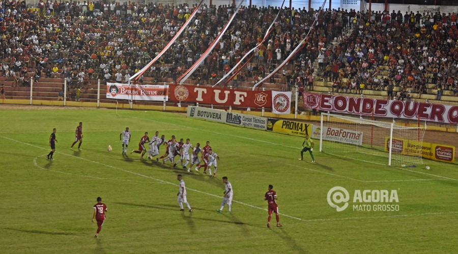 Um dos lances que o União levou perigo ao gol do adversário - Foto: Messias Filho / AGORA MATO GROSSO