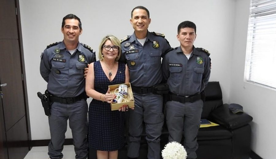 Imagem: Selma Arruda e policiais militares