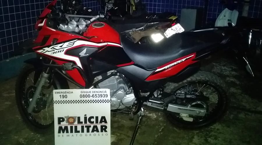 Imagem: Motocicleta roubada é recuperada pela Polícia Militar