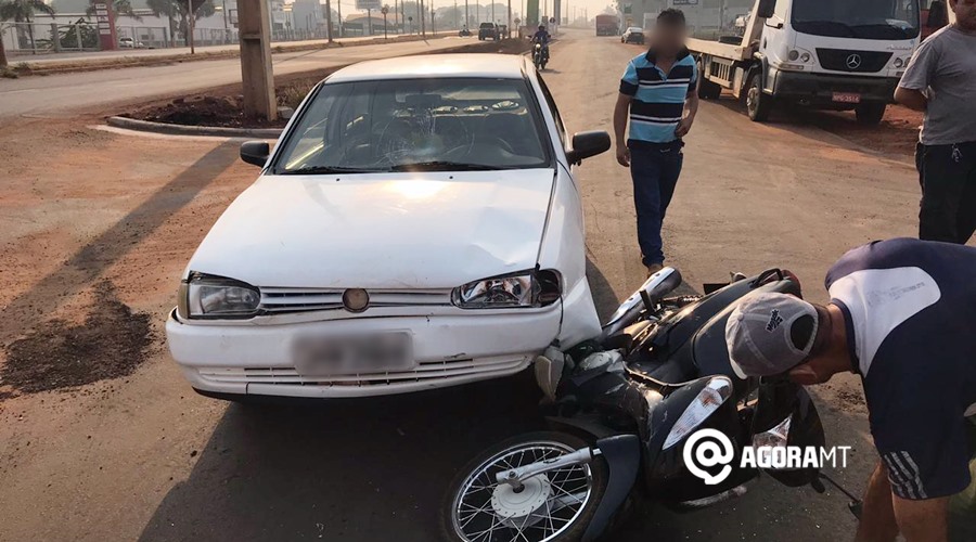 Imagem: Acidente entre moto e veiculo Colisão no centro de Tangará deixa motociclista ferida