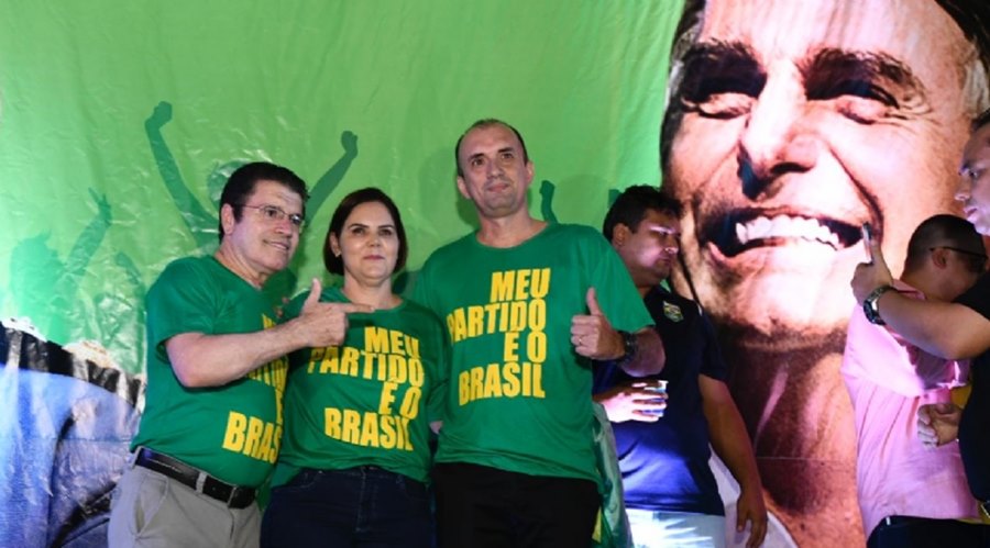 Imagem: Bolsonaro participa da convencao do Patriota Bolsonaro joga balde de água fria em candidato a prefeito de Cuiabá