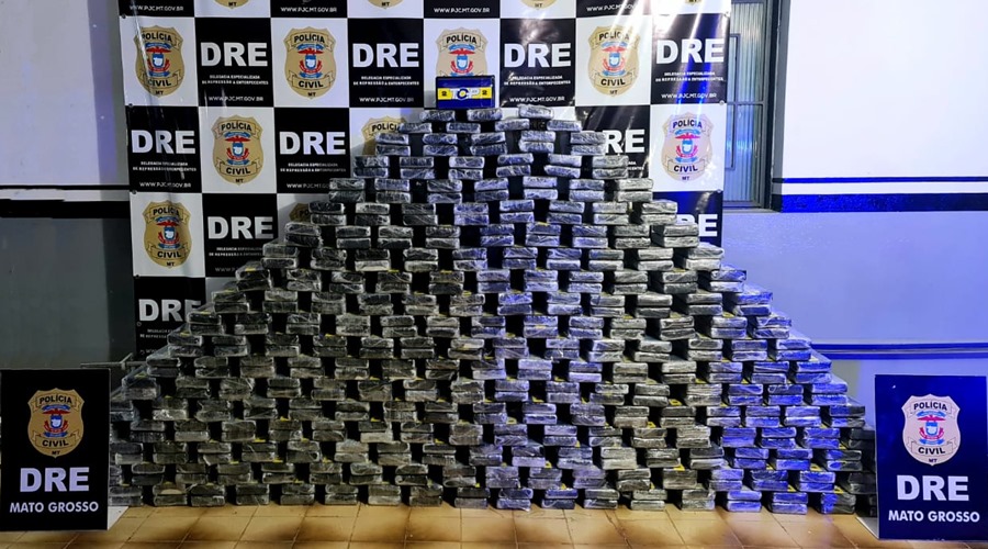 Imagem: Droga apreendida pela equipe da DRE MT PC apreende 450 tabletes de cocaína em carga de milho