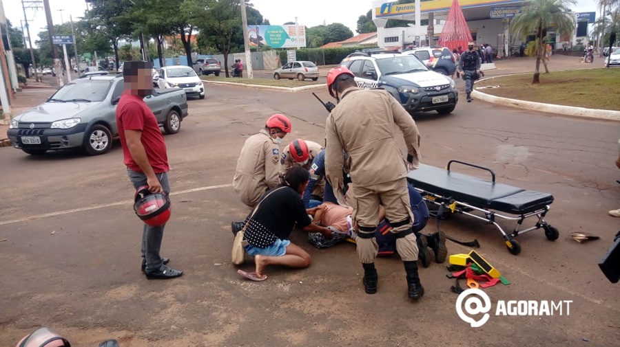 Imagem: acidente Tangara quinta Motociclista fica desacordada após acidente em rotatória