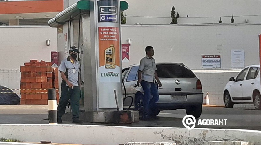 Imagem: Aumento do combustivel nos postos da capital  Litro da gasolina é comercializado a R$ 5 em Cuiabá