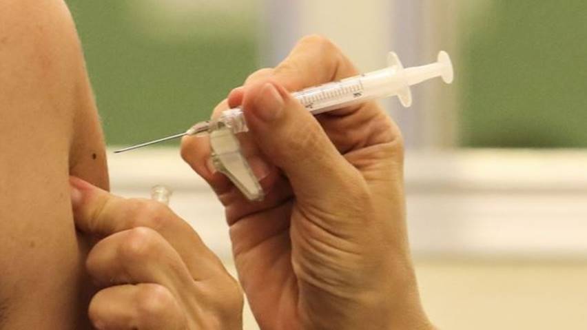 Imagem: vacina imunizacao 27012021144329221 1 Brasil negocia compra de 10 milhões de vacinas desenvolvida na Rússia