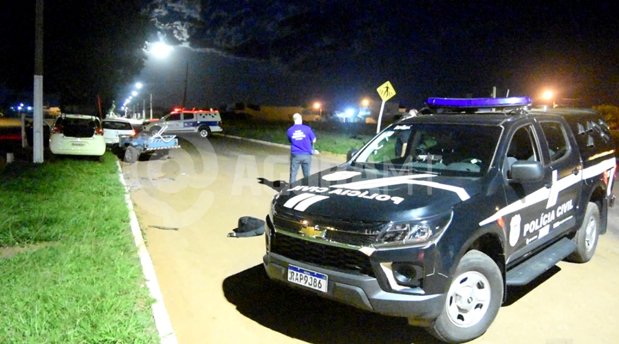 Imagem: Policia Civil e Politec no local do acidente Motorista foge após causar acidente e ferir mulheres e crianças