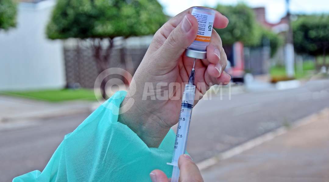 Imagem: Vacina covid Rondonópolis vacina hoje pessoas com 65 anos de idade e amanhã os de 64 anos