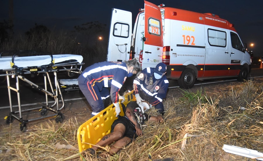 Imagem: 2 vitima Motociclistas ficam gravemente feridos ao bater em outra moto