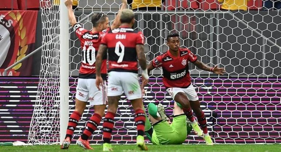 Imagem: Flamengo 1 1 AVASSALADOR | Flamengo volta a detonar Olimpia e garante a semifinal