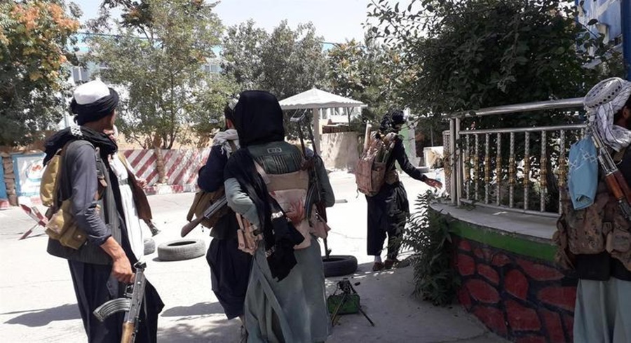 Imagem: Taliba avanca pelo Afeganistao e esta cada vez mais proximo da capital Cabul Talibã toma terceira maior cidade afegã e está mais próximo da capital