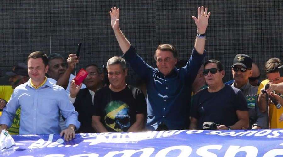Imagem: bolsonaro manifesto Bolsonaro fala em farsa eleitoral e reafirma críticas ao STF e ao TSE