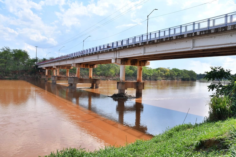 Imagem: Rio Vermelho Chuvas elevam nível do Rio Vermelho em Rondonópolis, mas situação ainda é crítica