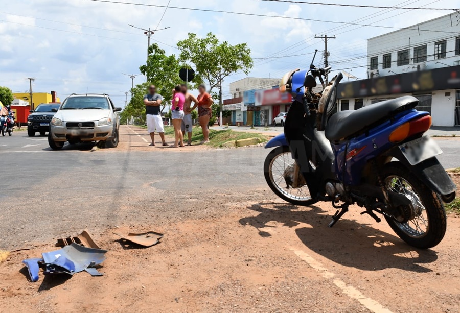 Imagem: cruzamento acidente Motociclista faz cruzamento proibido e acaba ferida em batida com carro