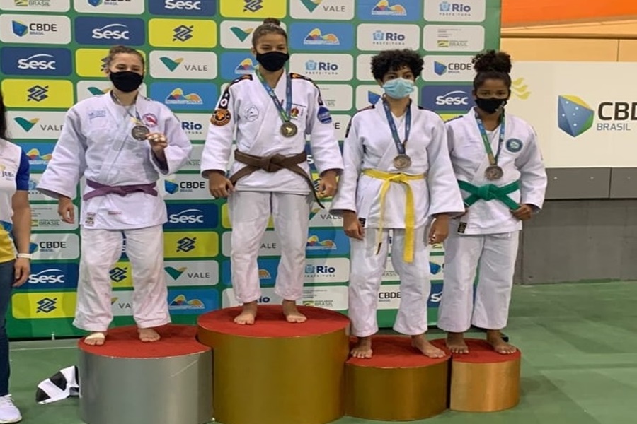 Imagem: Projeto social Judo e Vida Aluna de projeto desenvolvido em MT conquista medalha em campeonato no Rio de Janeiro