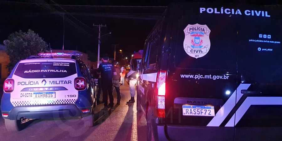 Imagem: A Policia Militar e Policia Civil tambem estiveram no local 1 Criança de 12 anos que pilotava moto fica ferida após causar acidente com carro