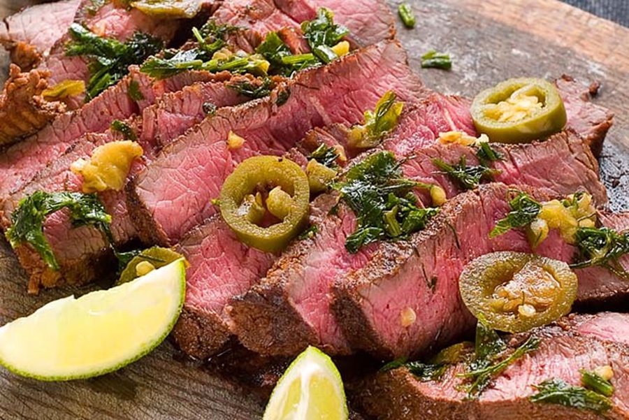Imagem: Carne assada com especiarias Que delícia! Carne assada no forno com ervas e especiarias