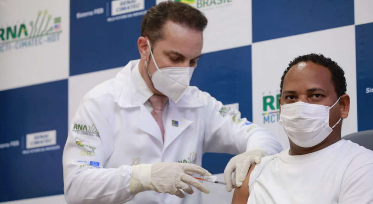 Imagem: teste vacinanacinal Ministro Marcos Pontes destaca papel de senador na produção de vacina nacional
