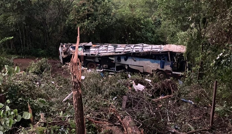 Imagem: onibus acidente Acidente com ônibus de trabalhadores deixa pelo menos 10 mortos