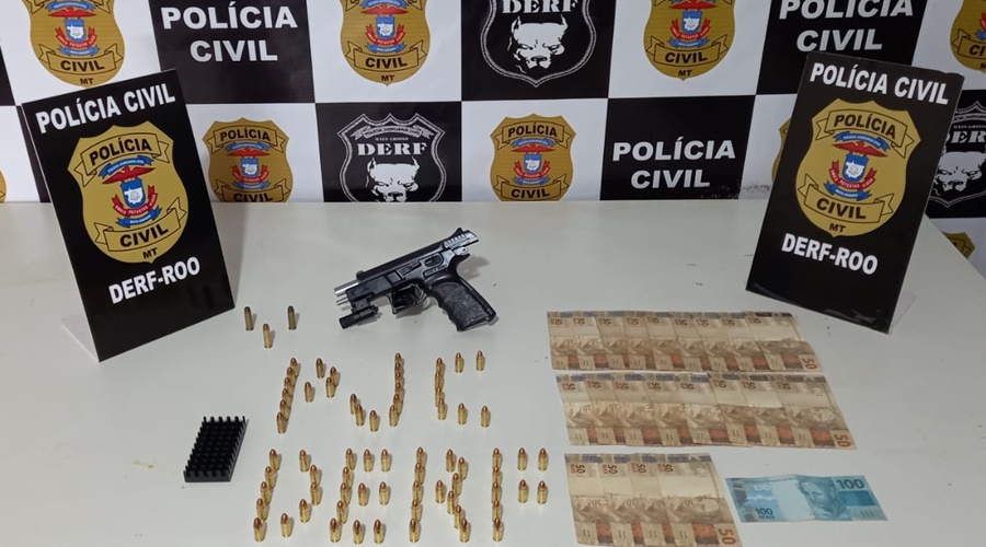 Imagem: Arma municoes e dinheiro apreendido Indivíduo é preso suspeito de ter armas que seriam alugadas para cometer crimes em Rondonópolis