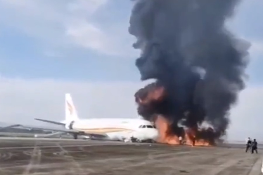 Imagem: Aviao pega fogo com 122 pessoas abordo Avião com 122 pessoas a bordo sai da pista, pega fogo e mais de 40 ficam feridas