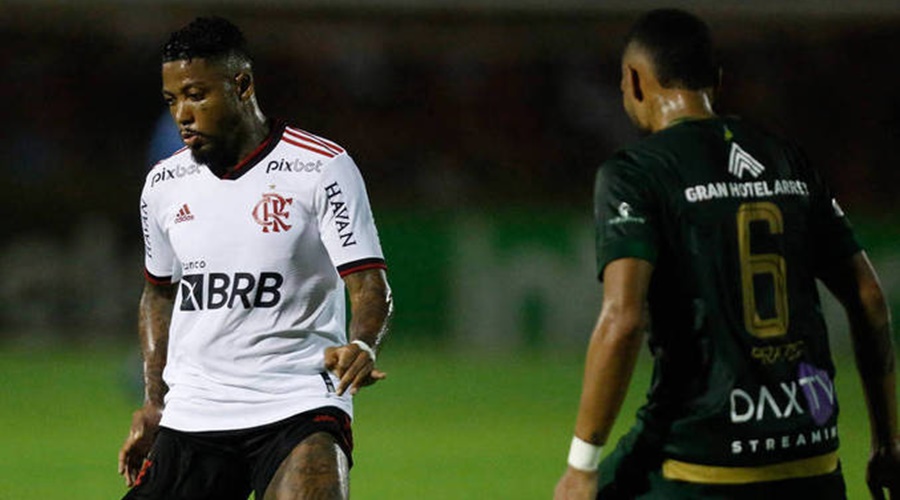 Imagem: Marinho Marinho fratura a costela e desfalca o Flamengo na Libertadores