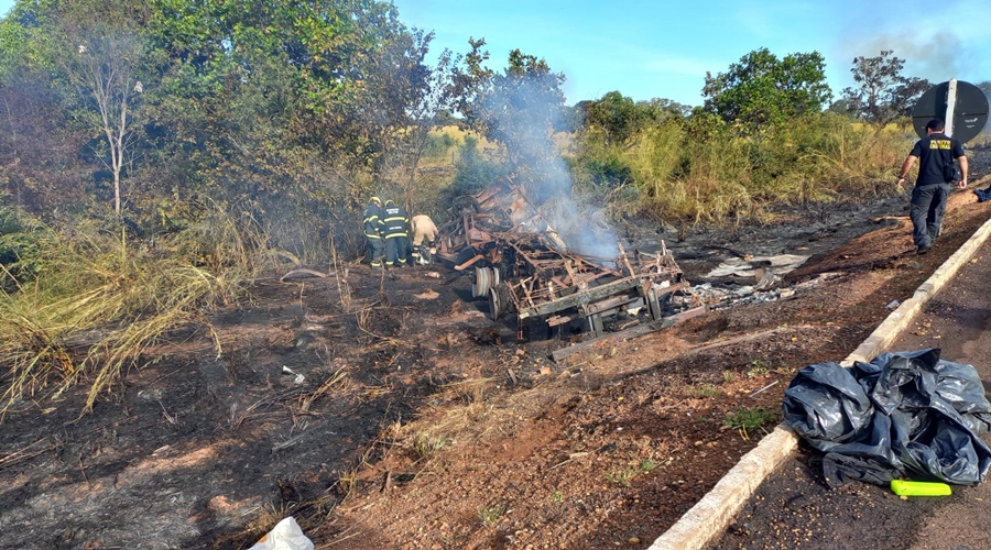 Imagem: acidente1 Três pessoas morrem carbonizadas após acidente na região do Vale do Araguaia