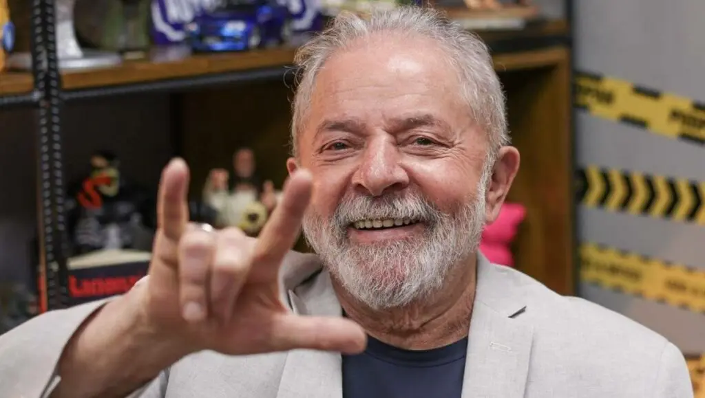 Imagem: lulachifrinho Presidente da Assembleia de Deus proíbe entrada de Lula em igreja