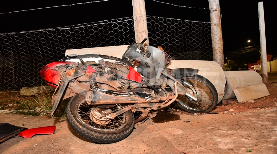 Imagem: Moto Biz envolvida no acidente Adolescente invade preferencial, é atingido por carro e arremessado de moto