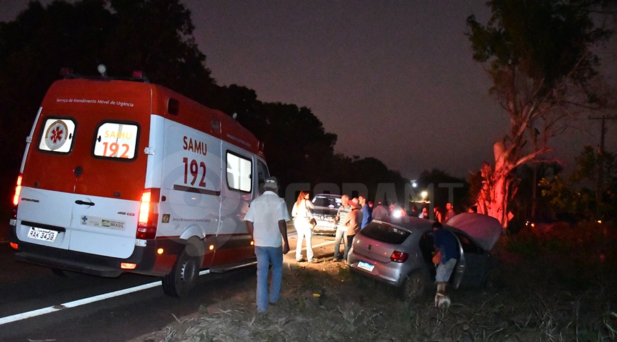 Imagem: Samu no local do fato Deputado Romoaldo se envolve em acidente em Rondonópolis; quatro pessoas ficam feridas