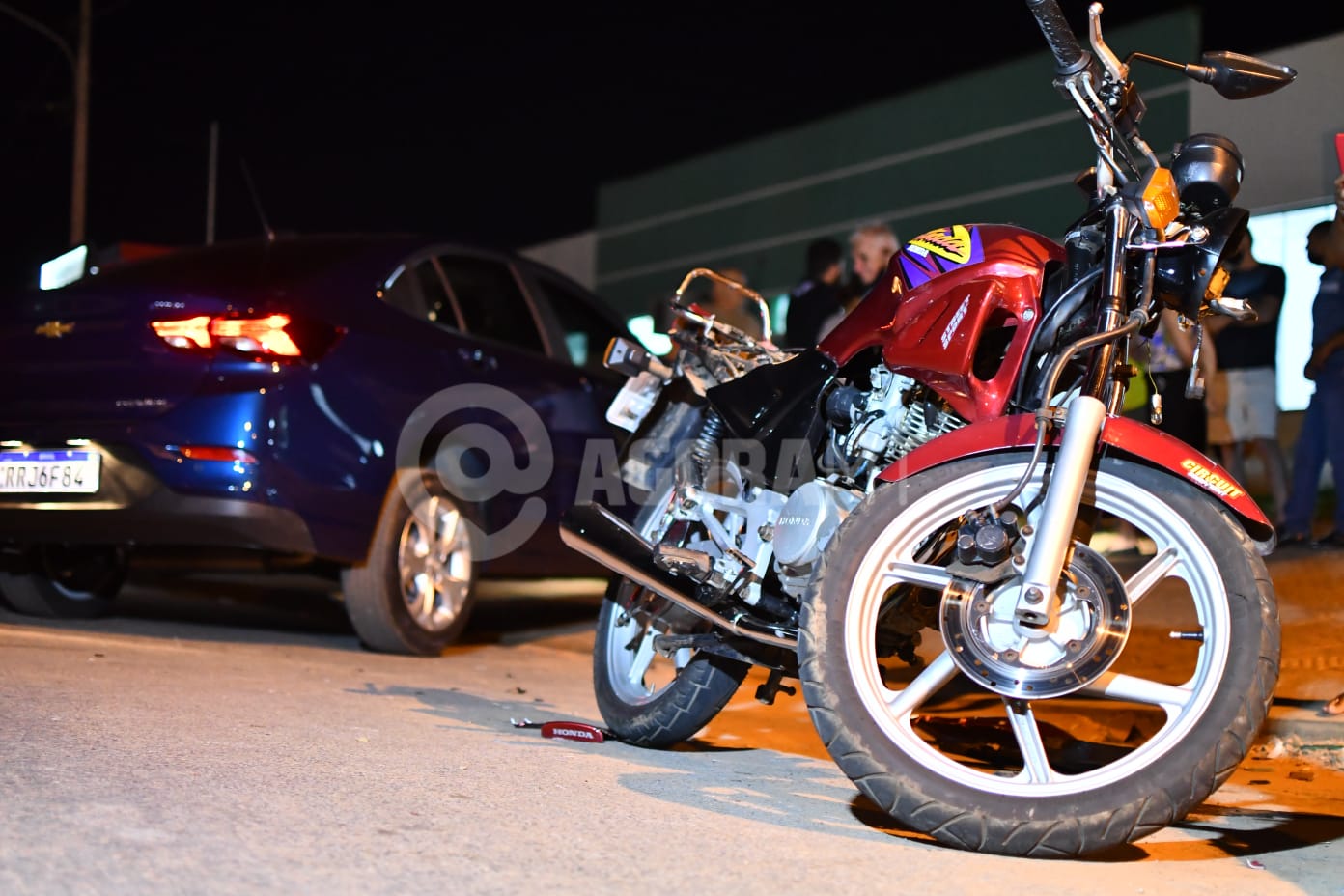 Imagem: interna2 1 Motociclista atinge em cheio carro dirigido por idoso que havia acabado de sair do hospital