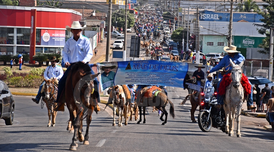 Imagem: Cavalgada que deu inicio a 48a Após dois anos, mais de 350 pessoas participam da 34ª Cavalgada em Rondonópolis