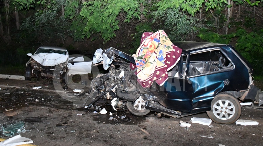 Imagem: O acidente ocorreu na BR 364 sentido Pedra Preta Em colisão frontal, duas pessoas morrem na BR-364 em Rondonópolis; uma delas trabalhava como motorista de aplicativo
