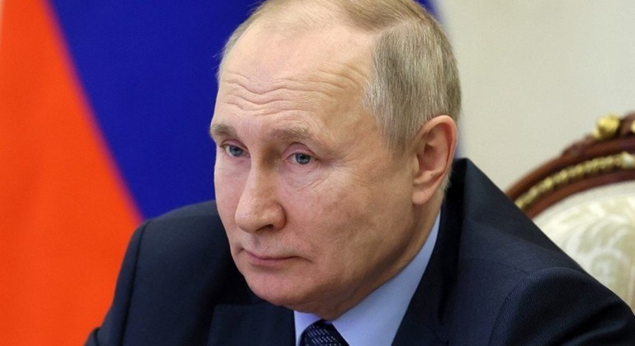 Imagem: O presidente russo Vladimir Putin assiste por video a inauguracao de equipamentos sociais em Moscou Fornecimento de armas dos EUA vai agravar guerra, adverte Rússia