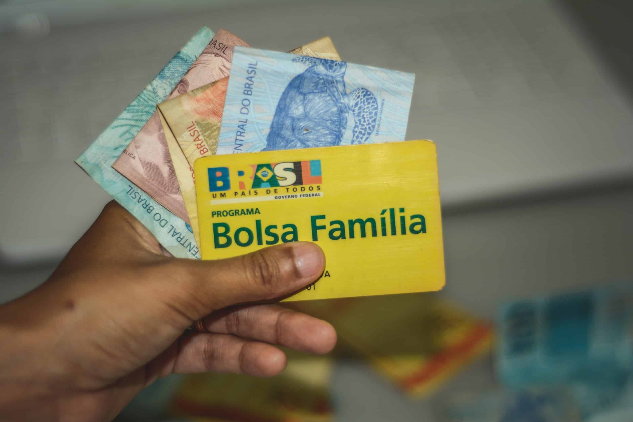 Imagem: bolsa familia Novo Bolsa Família deve ser lançado na quinta-feira (2)
