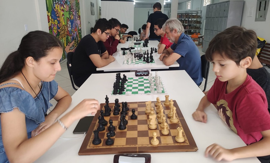Imagem: Projeto de xadrez na biblioteca está recebendo novos participantes