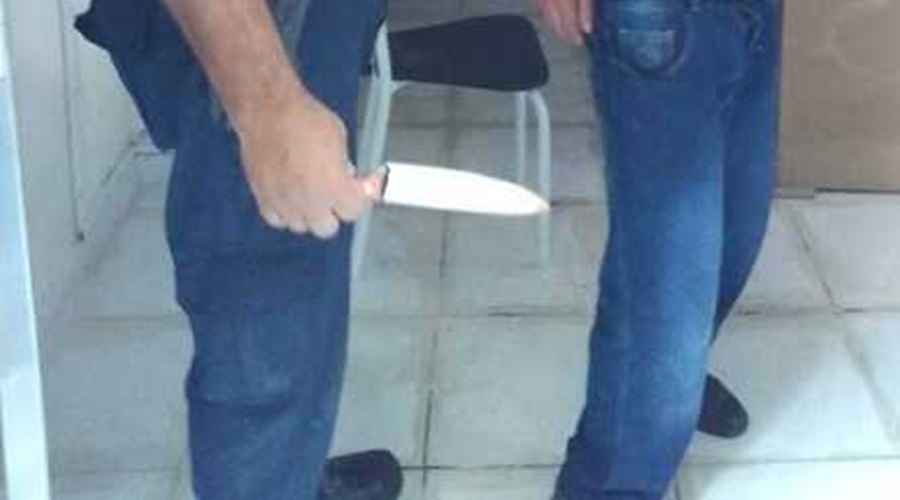 Imagem: faca usada Polícia Militar prende suspeito de esfaquear colega de trabalho durante briga